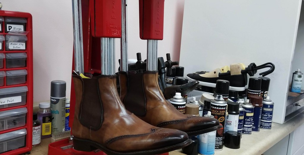 Sarang7 Cleaners / Shoe & Handbag Repairs photo 3