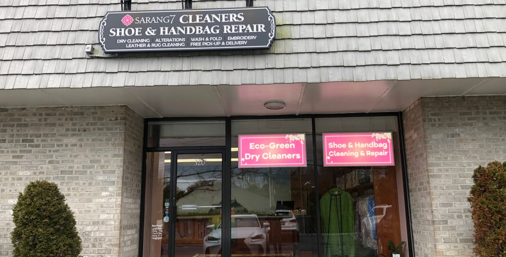 Sarang7 Cleaners / Shoe & Handbag Repairs photo 4